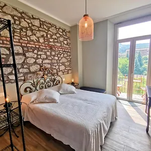 https://la-luna-dei-medici.it-tuscanyhotel.com
